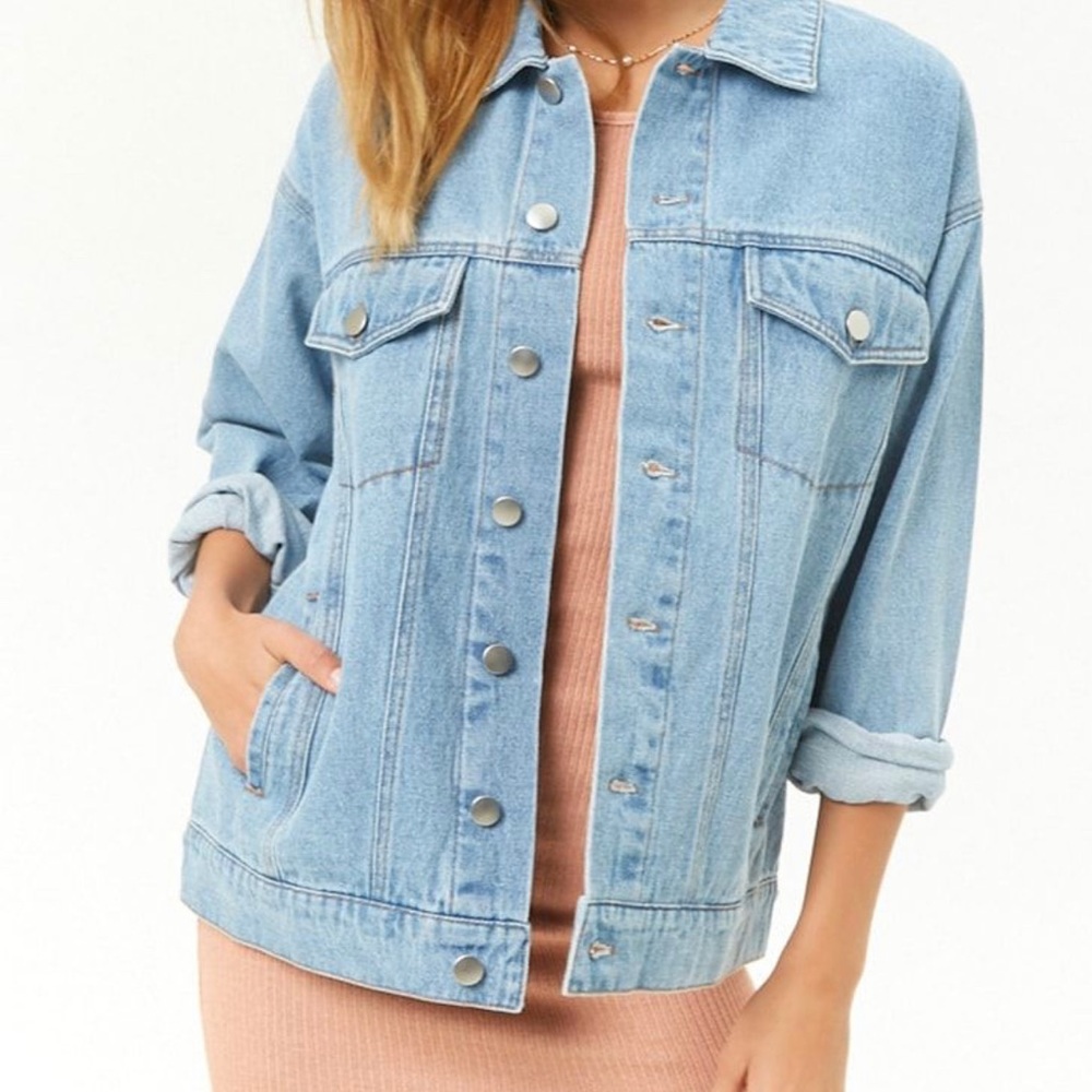 Light wash boyfriend fit jean jacket